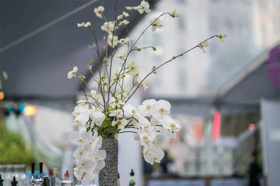 主辦方在行業(yè)大會(huì)活動(dòng)現(xiàn)場(chǎng)用棉花糖擺出公司名字，策劃的甜點(diǎn)墻很是創(chuàng)意