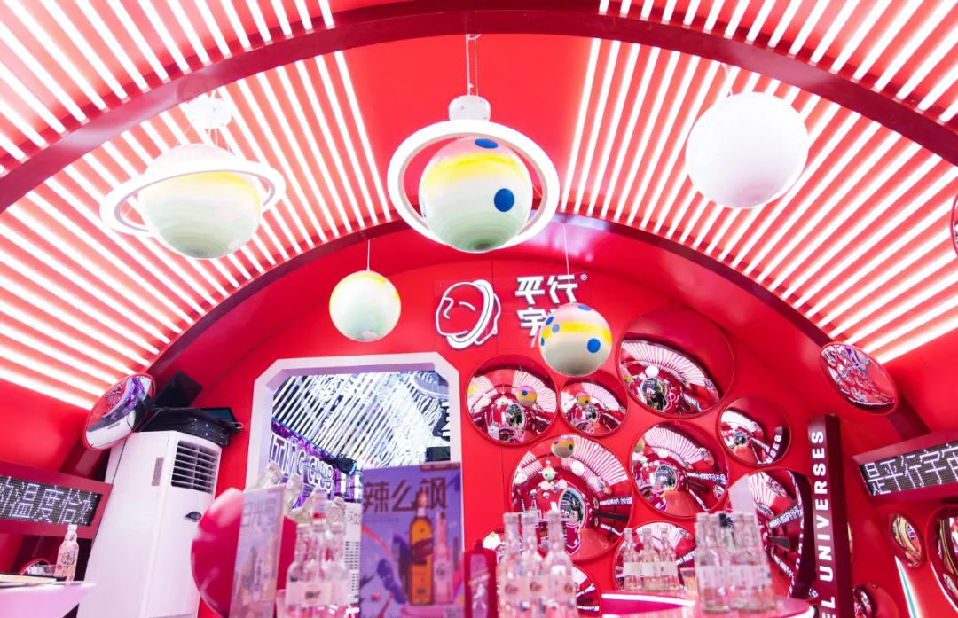 巨型瓶快閃店活動策劃自帶氣場，顏值到口味都秒“鯊”你心