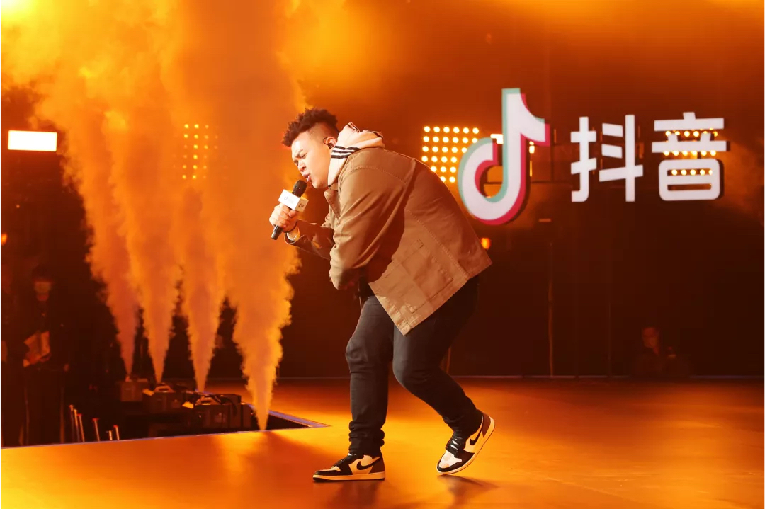 高調(diào)少年-抖音大學生音樂賽事活動策劃決賽夜為高調(diào)青春正名 - 第22張 - 會展活動策劃CCASY.COM 高調(diào)少年-抖音大學生音樂賽事活動策劃決賽夜為高調(diào)青春正名 - 第22張